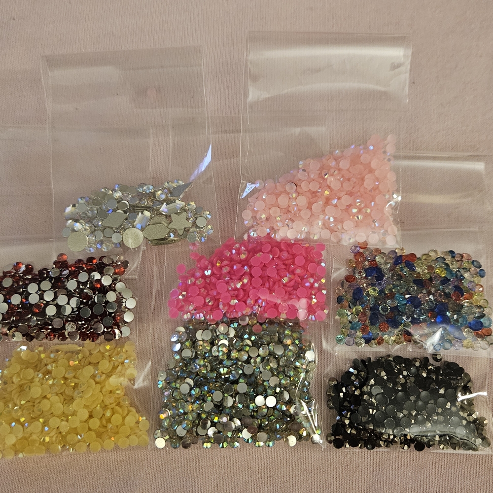 🧩♡8 Assorted Rhinestone Gems Packets
